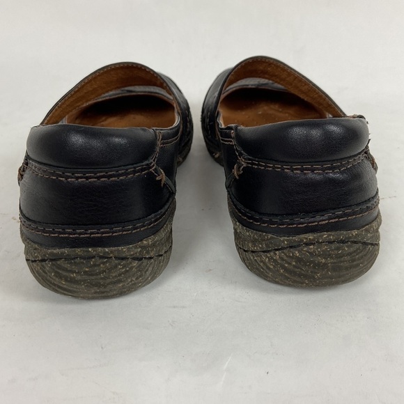 Clarks Genuine Leather SZ 8 Narrow Closed Toe Strap Slip On Comfort Loafer Shoes - Picture 9 of 16